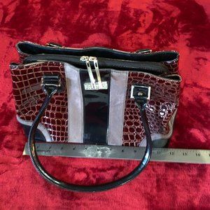 Slightly Used Beijo Soulder Bag with MANY Pockets!